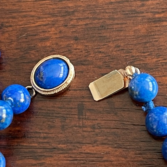 Natural lapis lazuli freshwater pearl necklace with rose gold clasp - Picture 6 of 10